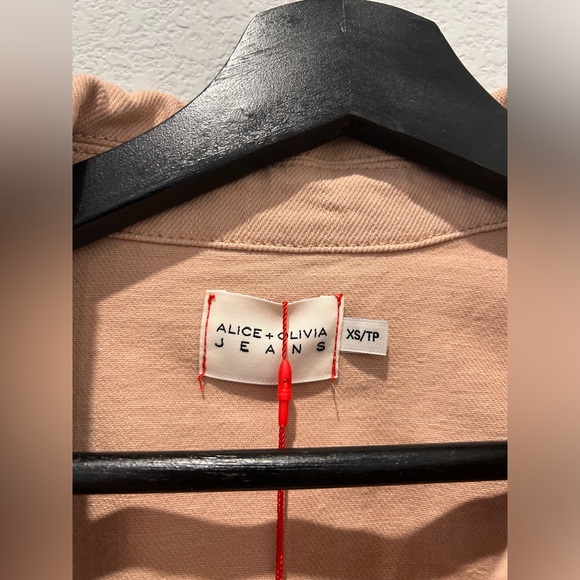 🎀ALICE + OLIVIA TIFF DENIM JACKET WITH BOW SLEEVE🎀 - Picture 6 of 10